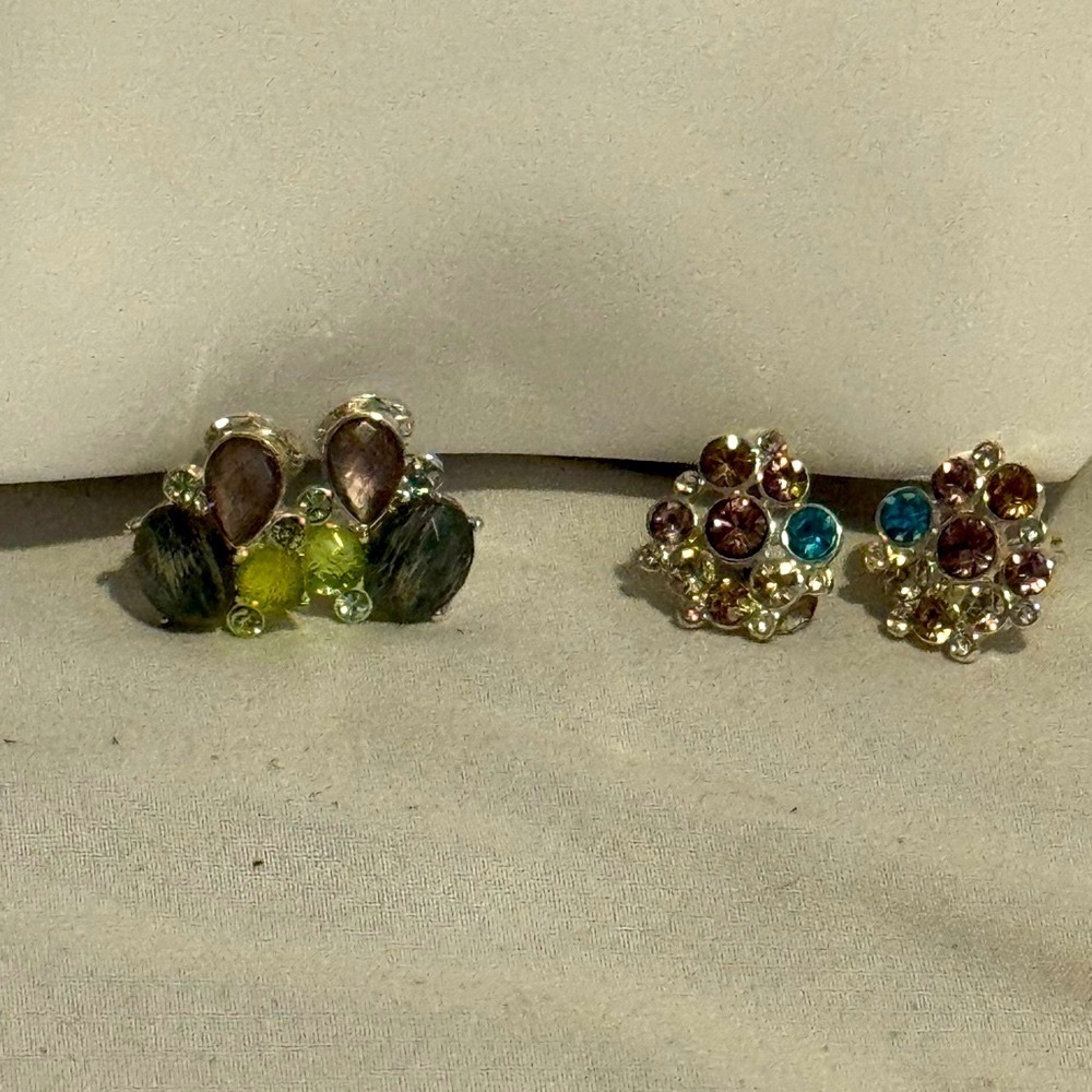 Vintage clip earrings 2 pair